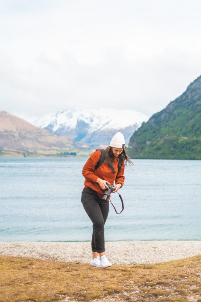 girl at lake with a Vanguard Vesta Aspire 41 Camera Bag